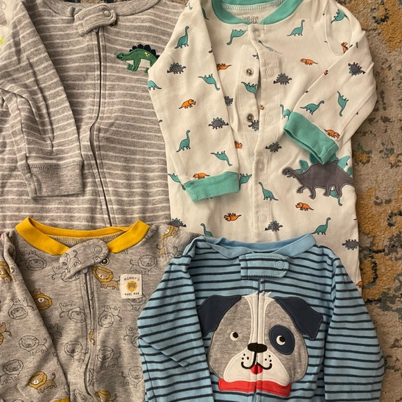 Carter’s Long sleeve footed onesies | Size 9 month | selling all 8 together - Picture 3 of 3